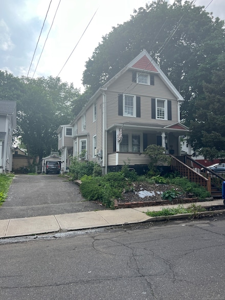 66 S 3rd St, Meriden, CT 06451