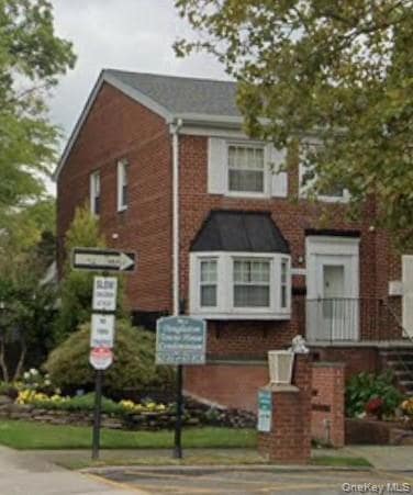 62-01 Douglaston Pkwy, Little Neck, NY 11362