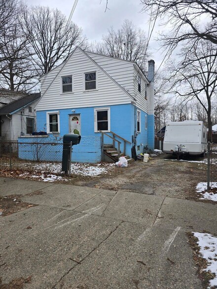 1225 Regent St, Lansing, MI 48912