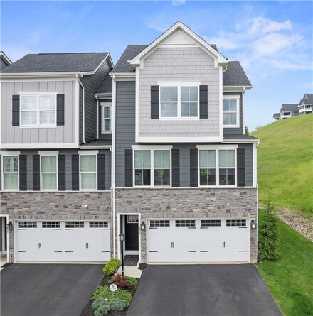 606 Spruce Ln, Canonsburg, PA 15317