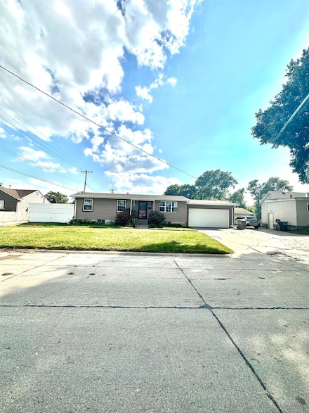313 E Indiana Ave, Norfolk, NE 68701
