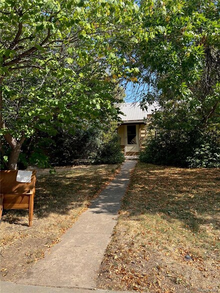 1960 Iola St, Aurora, CO 80010