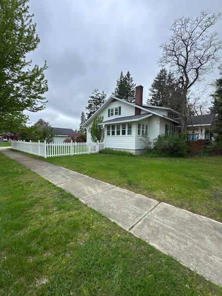 701 Chestnut St, Grayling, MI 49738