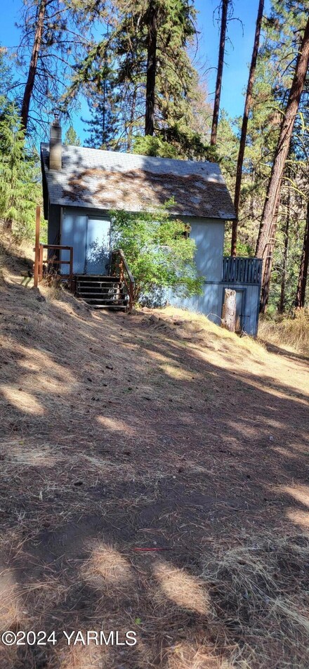 4470 Nile Rd, Naches, WA 98937