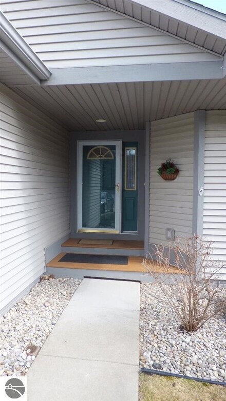 12034 S Elk Run, Traverse City, MI 49684