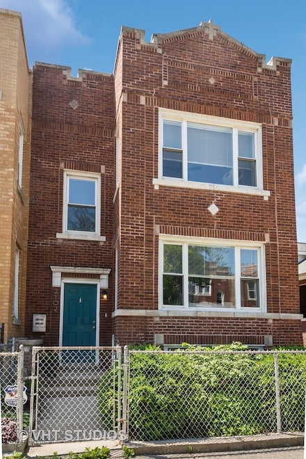 2102 N Springfield Ave, Chicago, IL 60647
