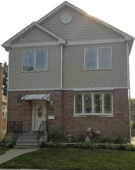 4515 Grove Ave, Berwyn, IL 60402
