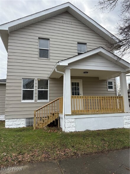 1013 Berwin St, Akron, OH 44310
