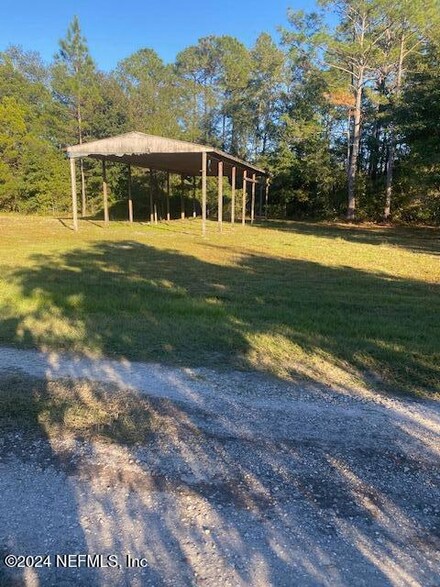 187 E Satsuma St, Palatka, FL 32177