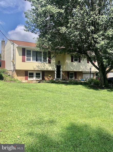 140 Echo Dr, Chambersburg, PA 17202