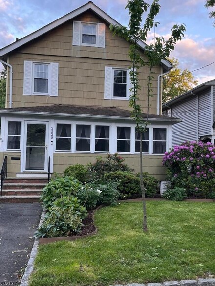 2222 Algonquin Dr Unit 1, Scotch Plains, NJ 07076