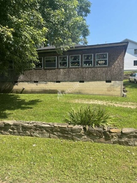 320 Riverview St, Oakdale, TN 37829