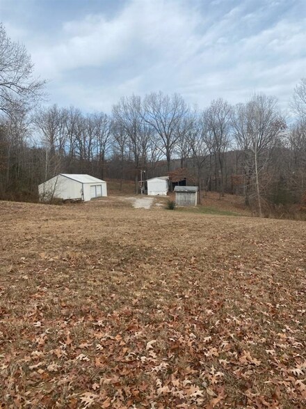 38 S Pitcher Rd, Morgantown, KY 42261