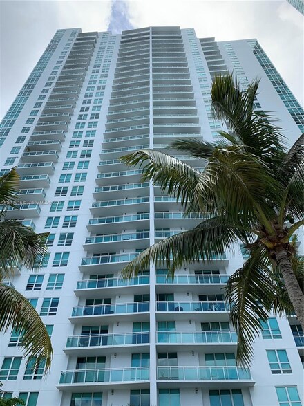 951 Brickell Ave Unit 310, Miami, FL 33131