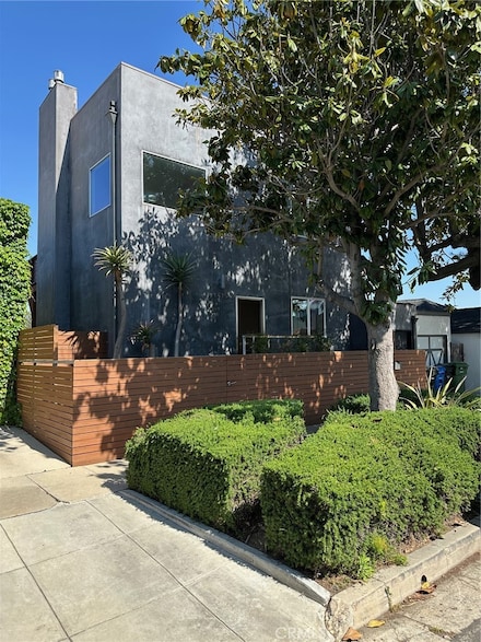 1419 Angelus Ave, Los Angeles, CA 90026