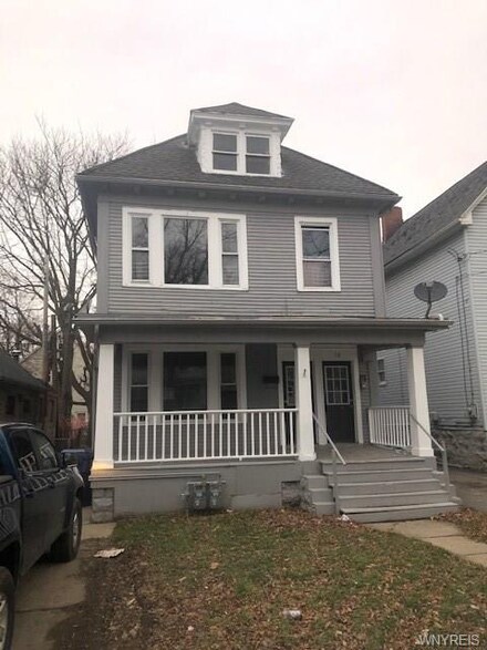 18 Kamper Ave, Buffalo, NY 14210