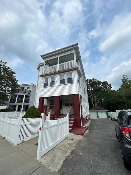308 Cummins Hwy Unit 1, Roslindale, MA 02131