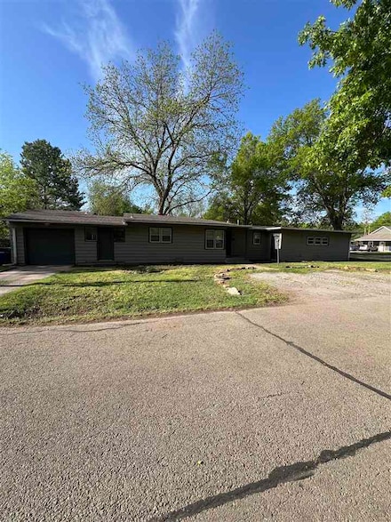 1721 W 10th Ave, Stillwater, OK 74074