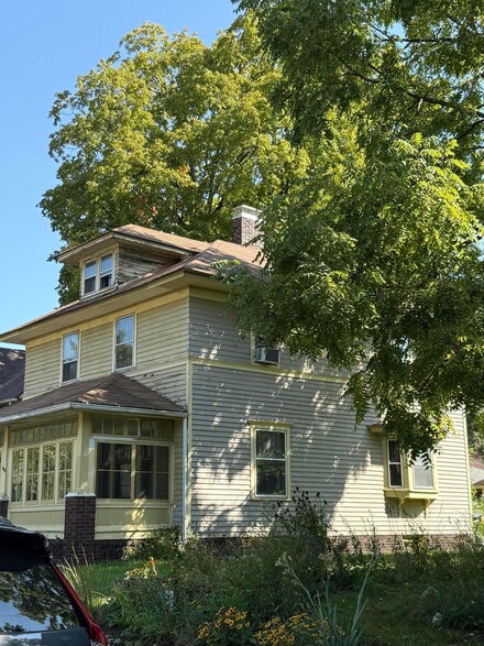 836 Forest Ave, South Bend, IN 46616