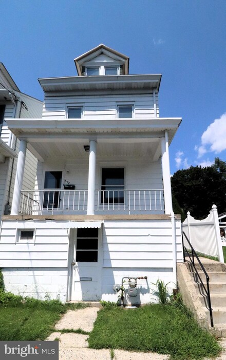 612 Carbon St, Pottsville, PA 17901
