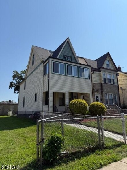 205 Snyder St, Orange, NJ 07050