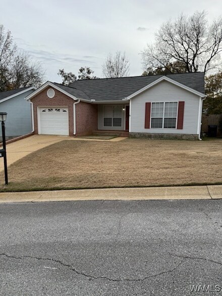 821 Windsong Dr, Northport, AL 35476
