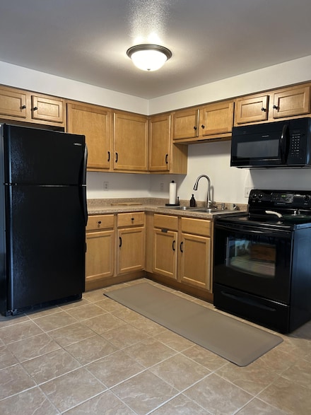 1106 S 7th St, Sheboygan, WI 53081