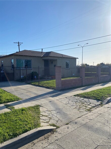 1214 W 129th St, Compton, CA 90222