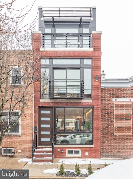 934 Mountain St, Philadelphia, PA 19148