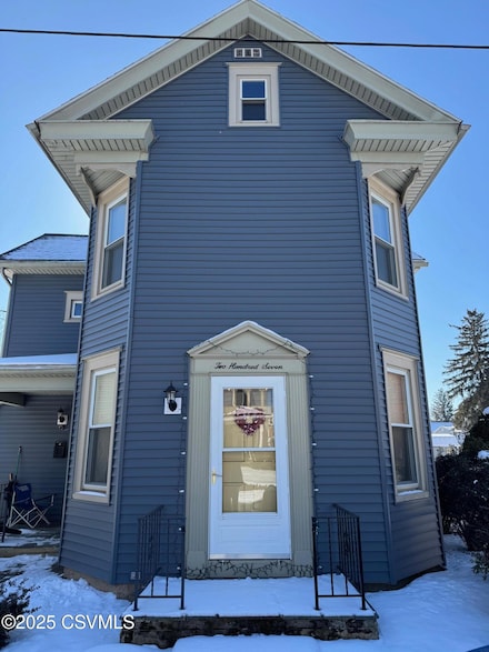 207 W Chestnut St, Selinsgrove, PA 17870