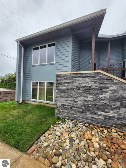 311 W Lake St Unit 16, Tawas City, MI 48763