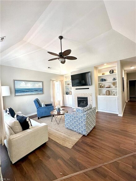 400 Coastal Walk Place Unit 206, Virginia Beach, VA 23451