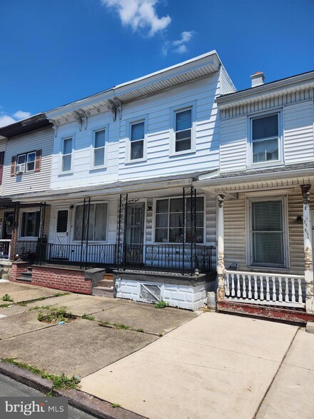 23 S Hickory St, Mount Carmel, PA 17851