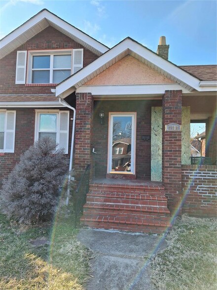 3505 Ridgedale Ave, Saint Louis, MO 63121