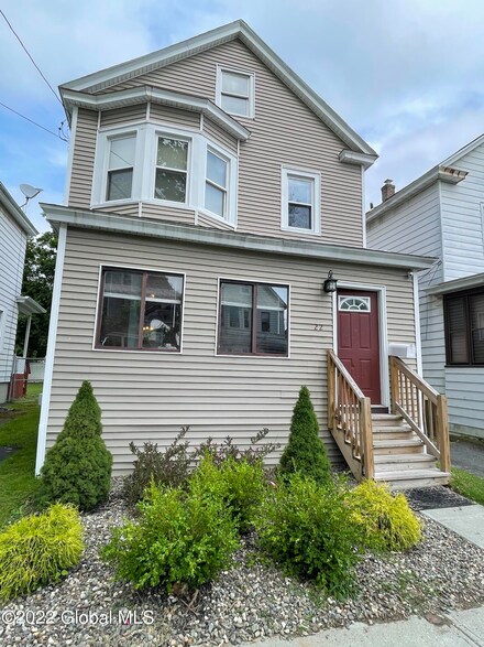 22 Barrows St, Albany, NY 12209