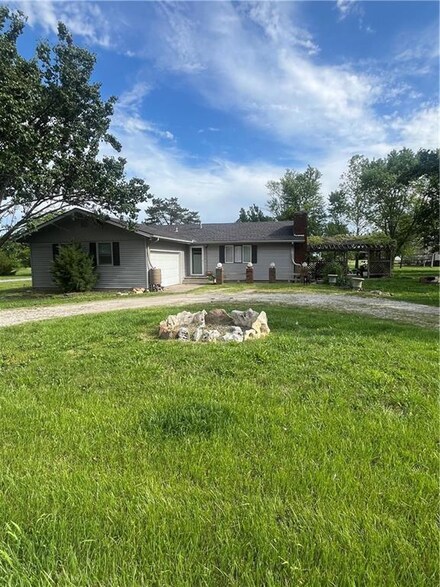 622 W Franklin St, Moran, KS 66755