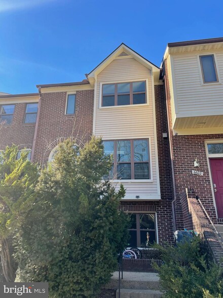 6604 Westbury Oaks Ct, Springfield, VA 22152