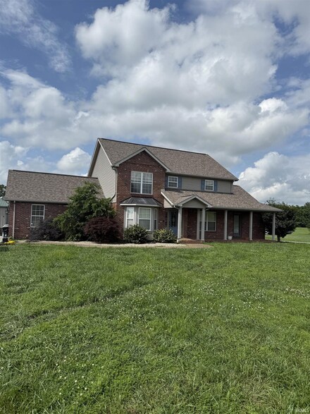 5450 Fox Chase Ct, Boonville, IN 47601