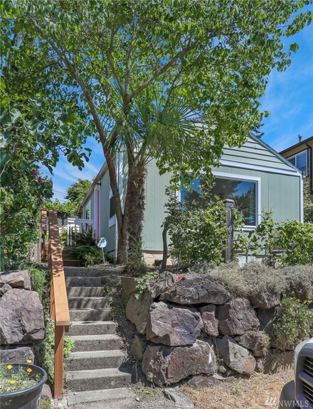 8110 14th Ave SW, Seattle, WA 98106