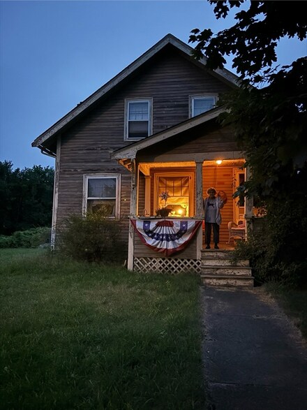9 River Rd, Mattapoisett, MA 02739