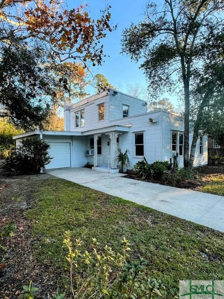 2222 E 40th St, Savannah, GA 31404