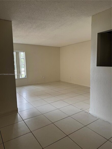 17650 NW 68th Ave Unit A2009, Hialeah, FL 33015