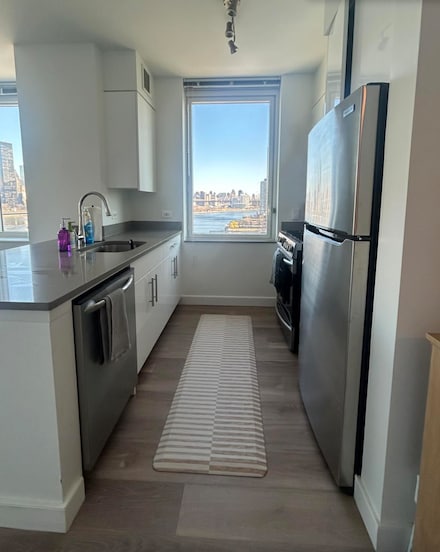 5241 Center Blvd Unit 1410, Long Island City, NY 11101