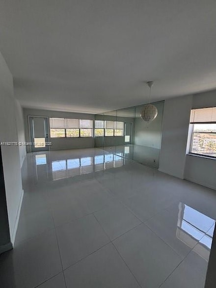 401 Golden Isles Dr Unit 712, Hallandale Beach, FL 33009