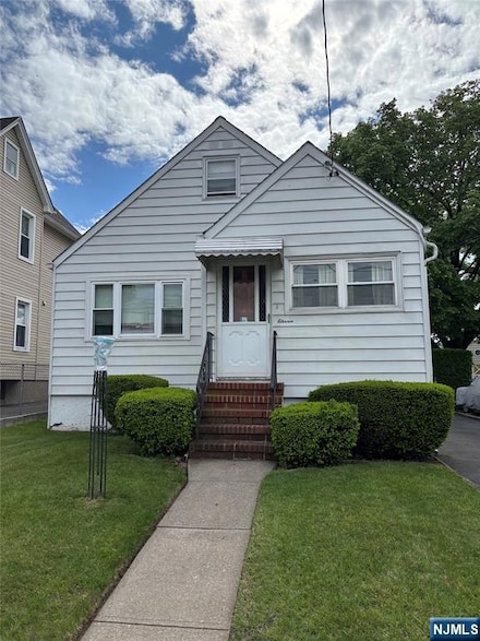 13 Shaw St, Garfield, NJ 07026