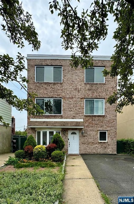 362 Kamena St Unit 2, Fairview, NJ 07022