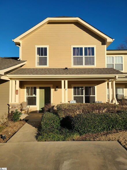 104 Rusty Brook Rd, Taylors, SC 29687