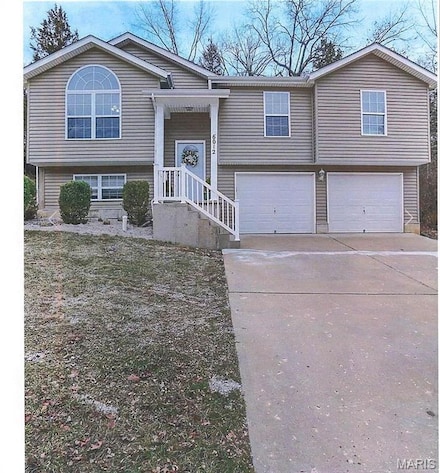 6012 Ozark Dr, High Ridge, MO 63049