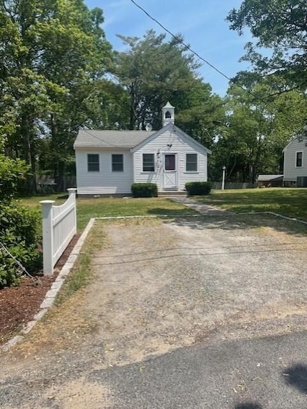 40 Bradford Rd, West Yarmouth, MA 02673