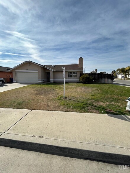 5901 Wicks St, Bakersfield, CA 93313
